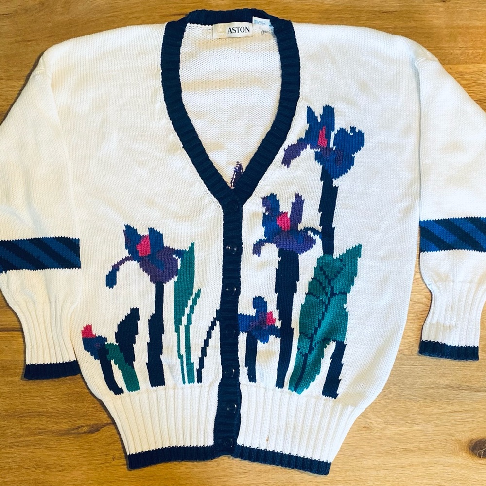 Easton Women's White and Navy Floral Cardigan